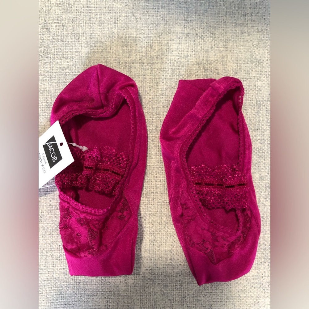 *Free with purchase* Peds sockettes